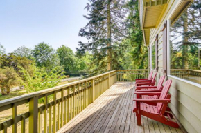 Langley Forest Cabin with Grill Less Than 2 Mi to Downtown!
